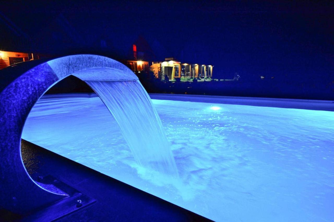 Holiday Resort With Pool, Jaroslawiec Bagian luar foto