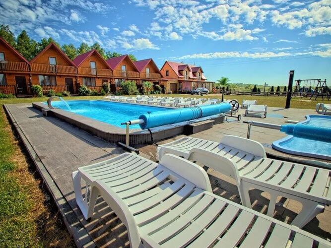 Holiday Resort With Pool, Jaroslawiec Bagian luar foto